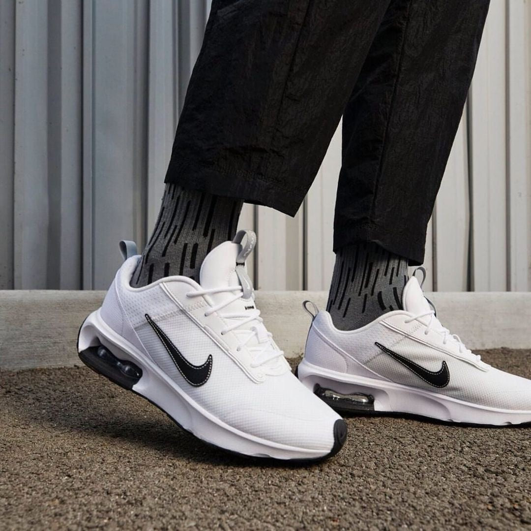 Stylish NIKE AIRMAX INTRLK ELITE sneakers on display, blending fashion and comfort perfectly for your sneaker game.